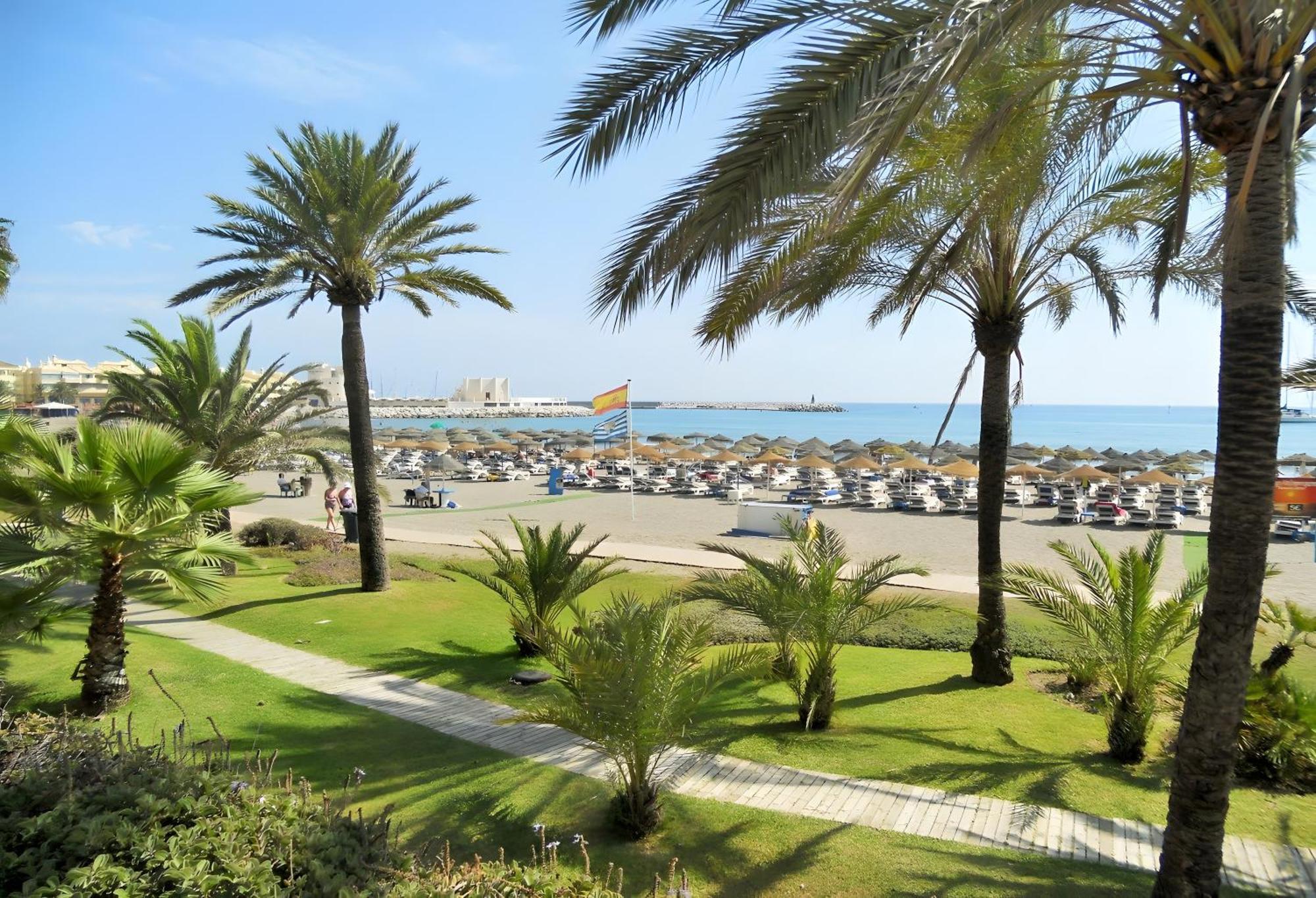 Next To Puerto Marina And The Beach Benalmádena Buitenkant foto